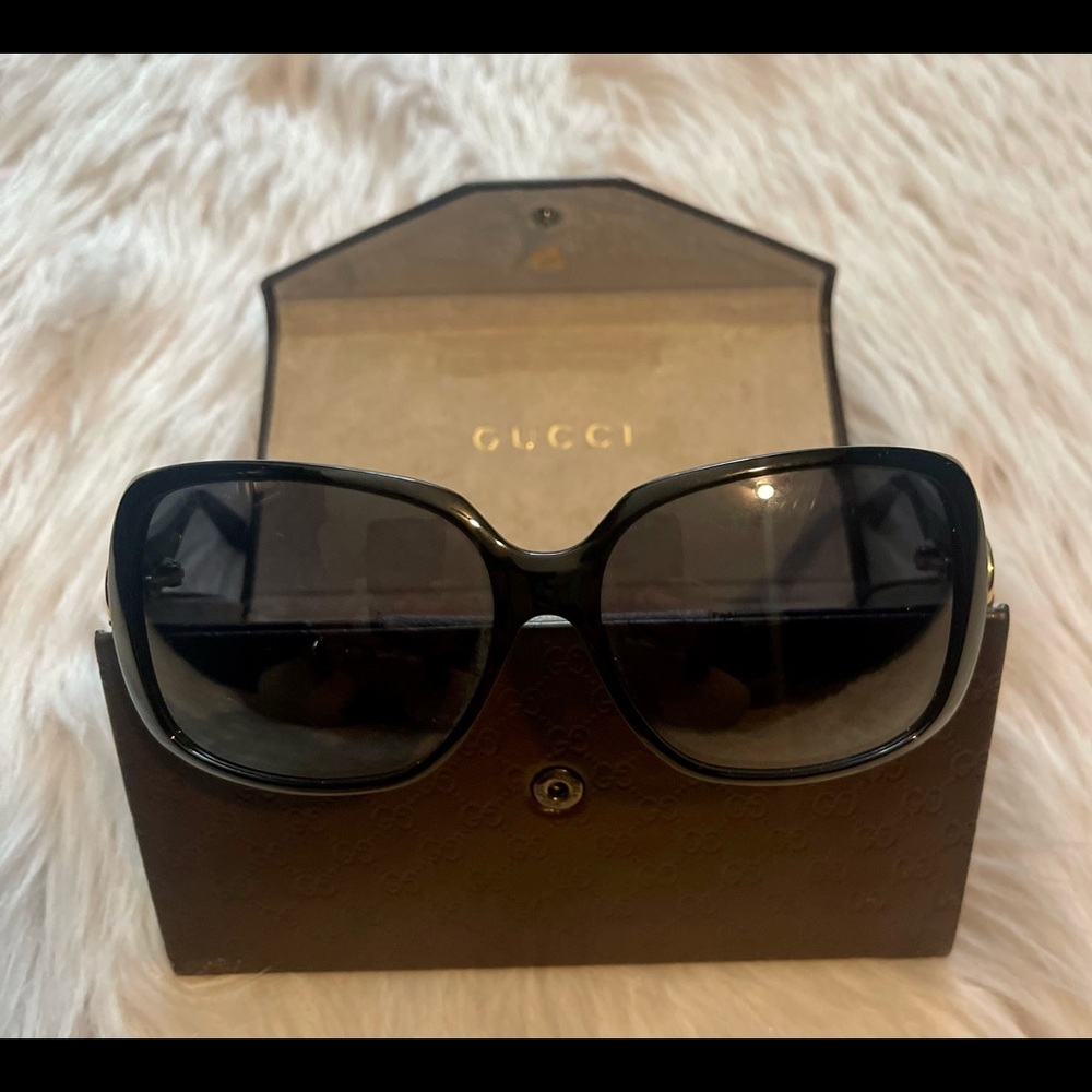 Authentic Gucci womens sunglasses (GG3166) with case
